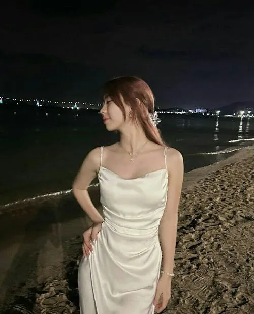 Bộ ảnh gái đẹp TikTok mang vibe bạn gái nhà bên rất gần gũi