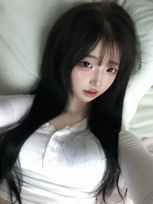 Hot girl TikTok ghi dấu bằng filter TikTok và phong cách riêng