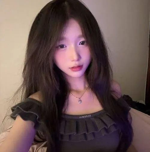 Ảnh gái xinh TikTok vibe đời thường nhưng nhìn là thấy cuốn