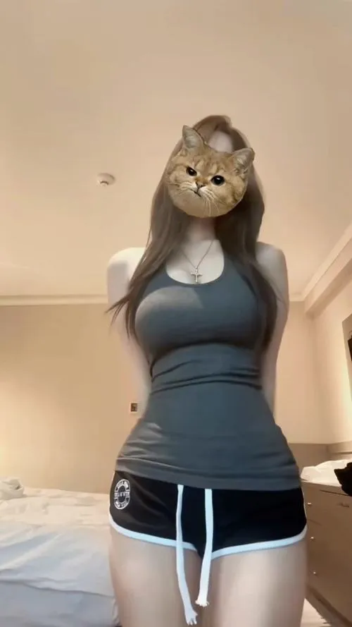 Gái xinh trong clip đời thường tạo cảm giác bạn gái nhà bên