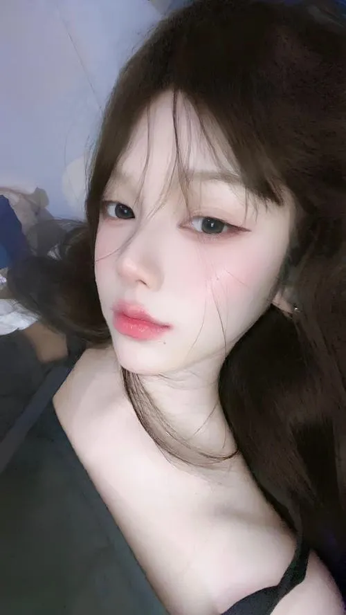 Gái cute TikTok thu hút cộng đồng mạng nhờ biểu cảm chân thật