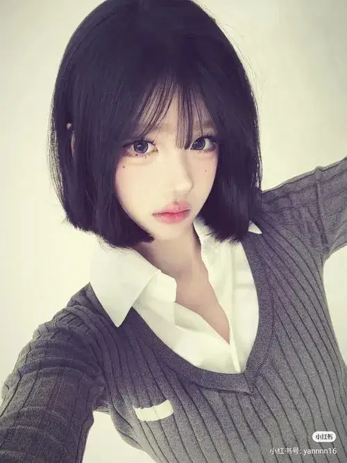 Tóc ngắn không kén style mà còn tôn cảm xúc