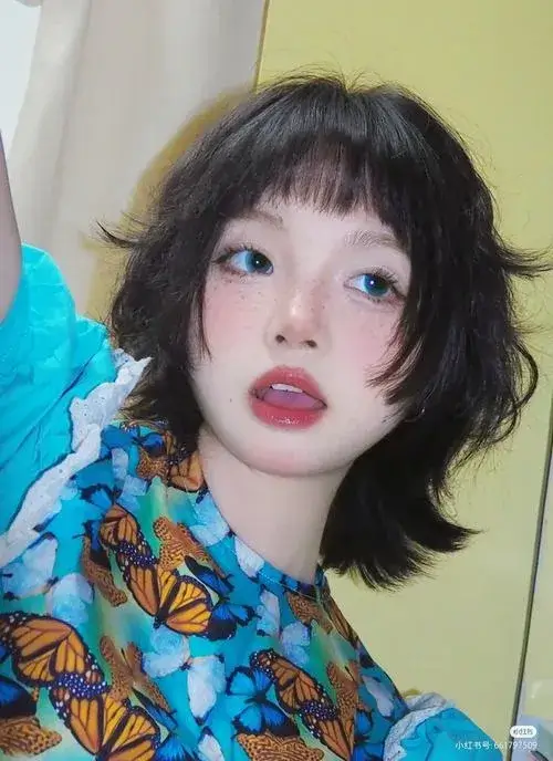 Gái xinh tóc ngắn gắn với sự trẻ trung đầy năng lượng