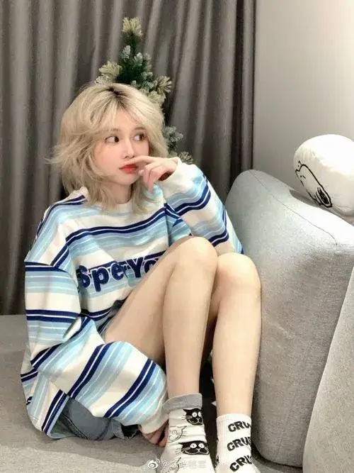 Hình ảnh tóc tém làm ánh nhìn trở nên trẻ và tinh nghịch