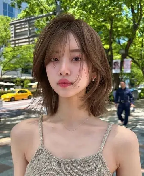 Gái xinh tóc lửng gắn với sự trẻ trung và làn da sáng