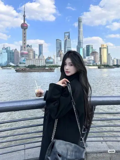 Ánh mắt tạo chiều sâu cho chân dung nữ Trung Hoa