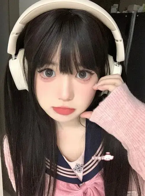 Gương mặt và ánh mắt tạo hồn chân dung nữ Trung Hoa