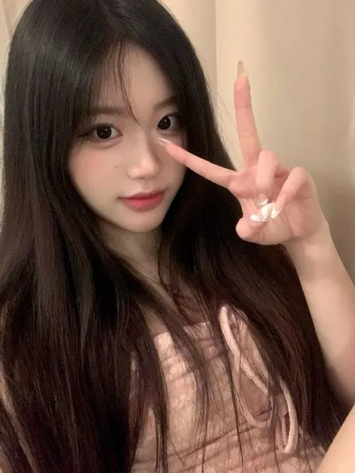 Nét đẹp trầm lắng bao phủ gái xinh Trung Quốc