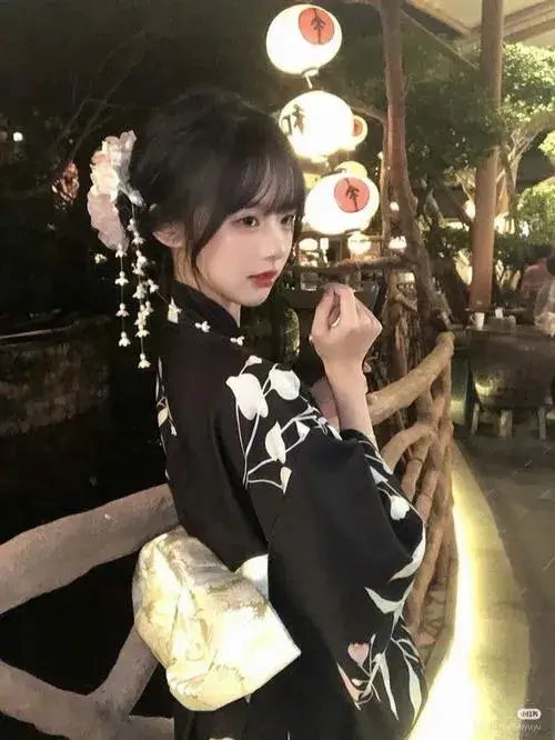 Mỹ học phương Đông hiện diện trong chân dung nữ nghệ thuật