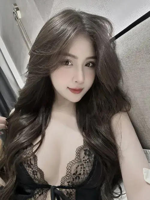 Cô gái mang màu da gợi cảm giác mềm