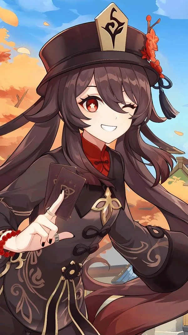 Ảnh bìa Hu Tao ở cảng Liyue mờ sương, tông trầm vàng đồng, ánh lửa bập bùng phía sau.