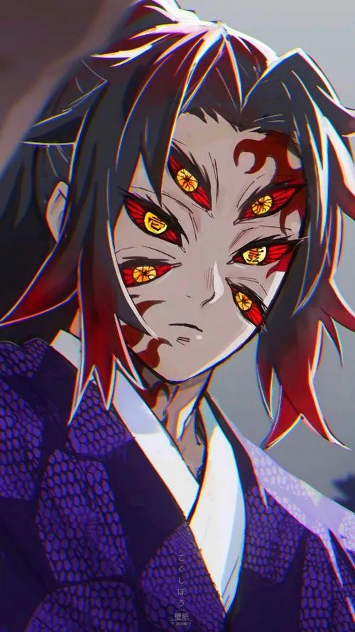 Ảnh 4K chân dung nền sáng, tóc đỏ đen rũ dài và sáu mắt rõ nét, cảm giác già dặn dữ dội