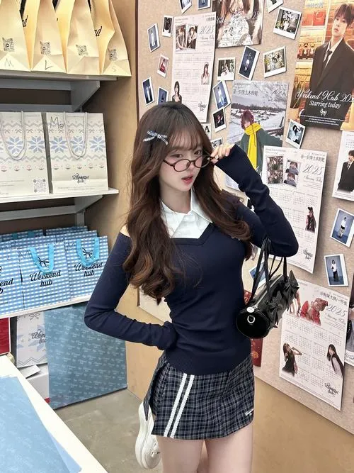 Ảnh nữ sinh học đường mang vibe nghệ thuật và cảm xúc thật