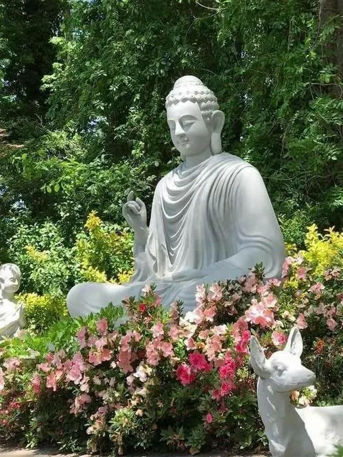 Lòng thành kính trước tranh thờ nâng thanh tịnh lên