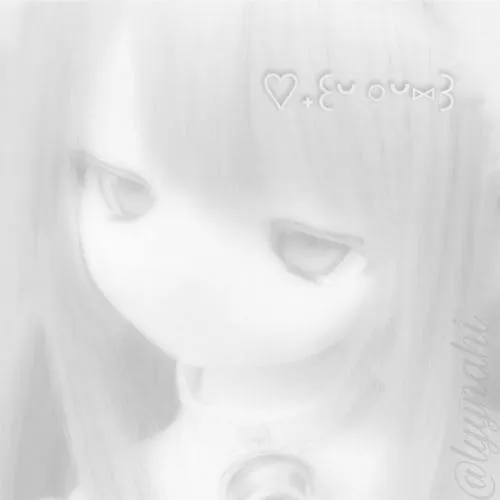 Cảm xúc bình thản lan tỏa từ bố cục chính diện đơn giản