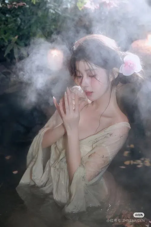 Gợi cảm nghệ thuật đạt tinh tế nhờ bố cục tối giản