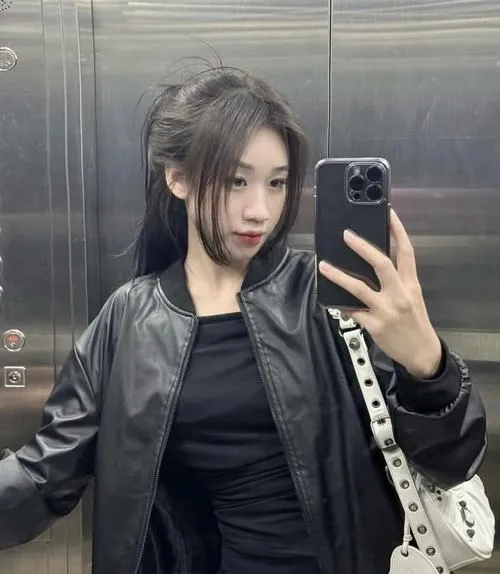 Ảnh gái xinh TikTok Việt Nam với gương mặt xinh đầy thần thái tự nhiên