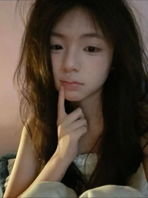 Gái xinh TikTok Việt Nam với nét dễ thương đời thường gây nghiện