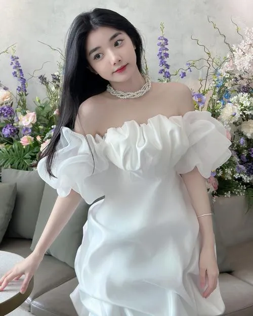 Bố cục bối cảnh và ánh sáng làm nổi màu ảnh