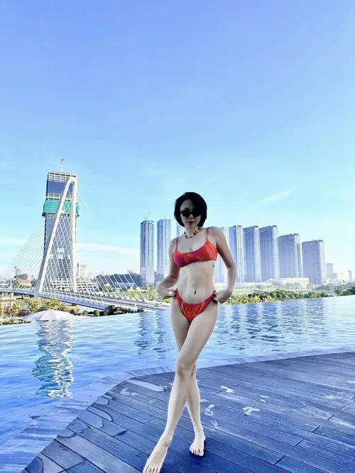 Phong cách sexy của Tóc Tiên tạo cảm giác cuốn hút hiện đại