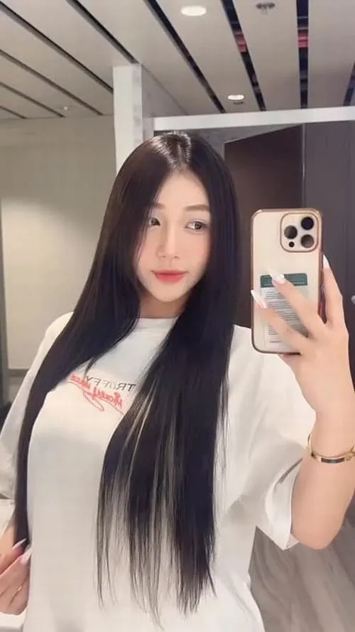 Hot girl TikTok đại diện TikTok Việt Nam video ngắn giải trí