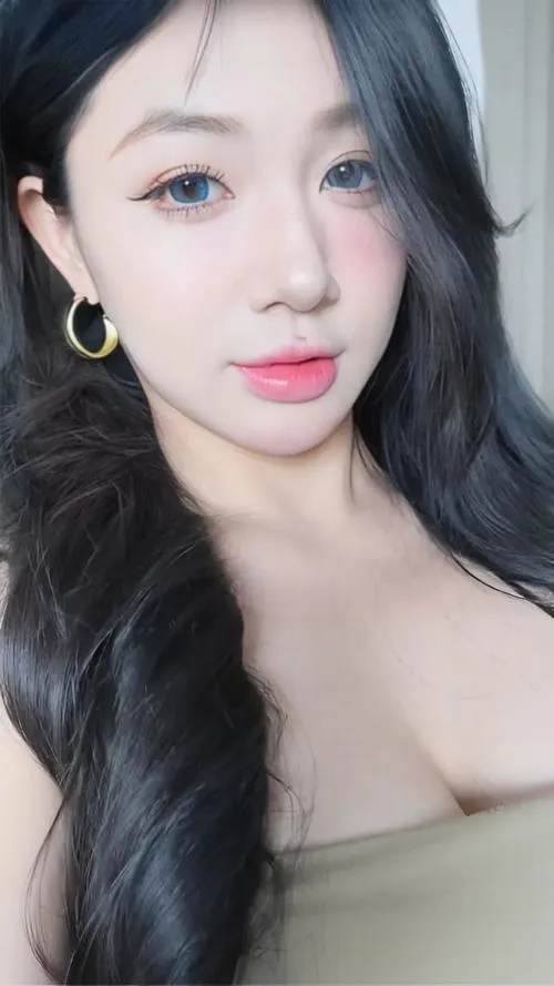 Đời tư cá nhân trở thành chủ đề bàn tán trên cộng đồng mạng