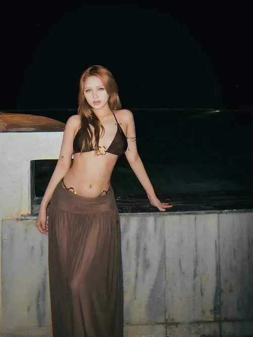 Body nuột nà của Xoài Non nổi bật trong bộ ảnh mùa hè