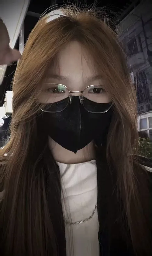 Avatar dễ thương phông nền ngoài trời tăng cảm giác gần gũi