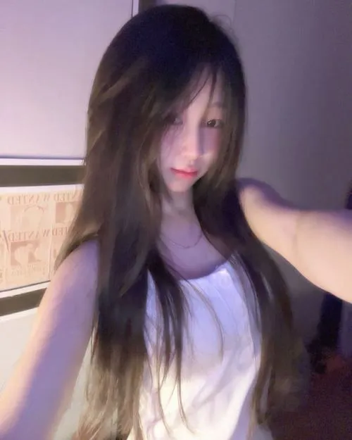 Avatar ảnh gái xinh tạo ấn tượng đầu bằng cảm giác rất đời