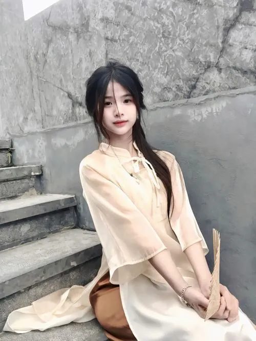 Chân dung gái xinh trong veo và mộc mạc đời thường