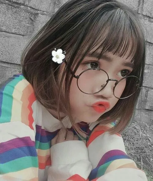 Ảnh đại diện làn da trắng hồng hài hòa ánh sáng tự nhiên trẻ trung