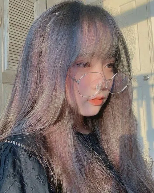 Ảnh đại diện gái xinh tự nhiên nhẹ nhàng nhưng vẫn đủ nổi bật