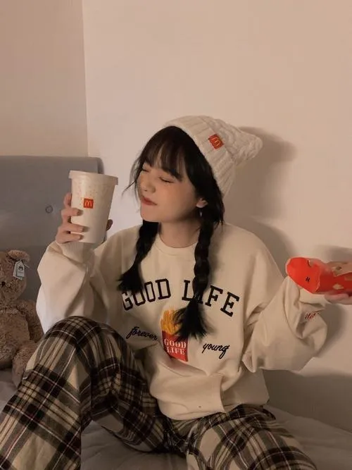 Gương mặt gái xinh toát lên thần thái ngọt ngào dễ thương