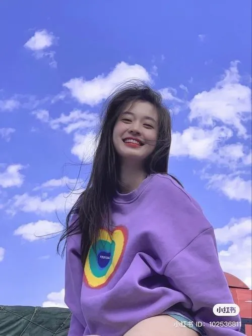 Tay gồm bàn tay ngón tay thon dễ thương