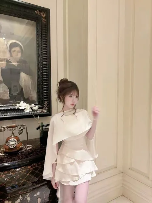 Váy ngắn váy dài trên gái xinh nhìn kiểu gì cũng cuốn