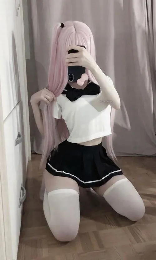 Concept phòng ngủ trong cosplay hầu gái gợi vibe chiều lòng