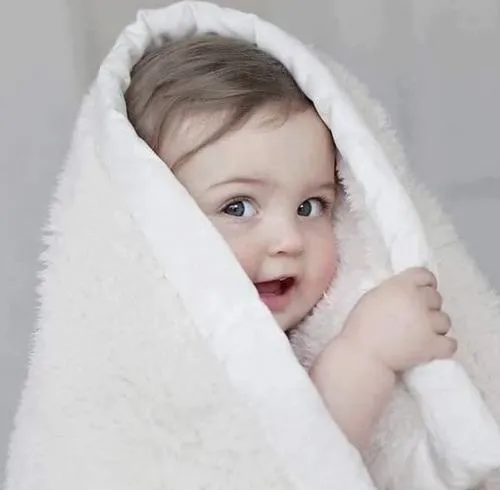 Bộ ảnh em bé thuần khiết gợi cảm giác ấm áp an yên