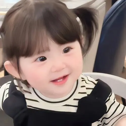 Không khí ấm áp lan tỏa từ khung hình bé yêu