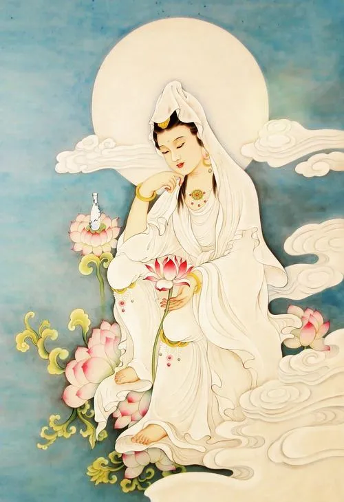 Ngắm Phật Bà Quan Âm Bồ Tát trong không gian điện thờ an yên