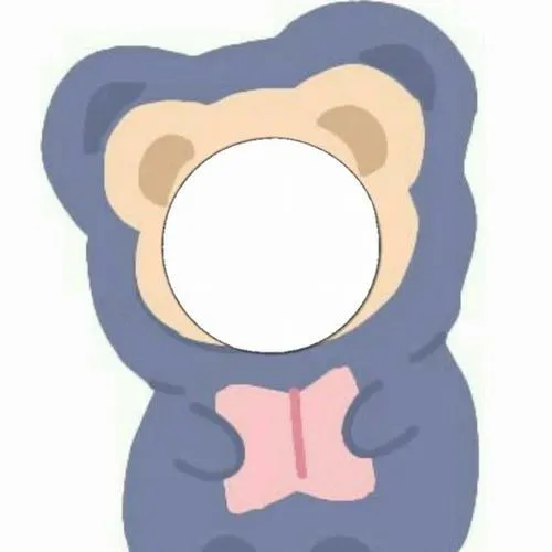 Chibi gấu áo xanh ôm nơ hồng, khung mặt trống, ghép ảnh nhìn rất cưng.