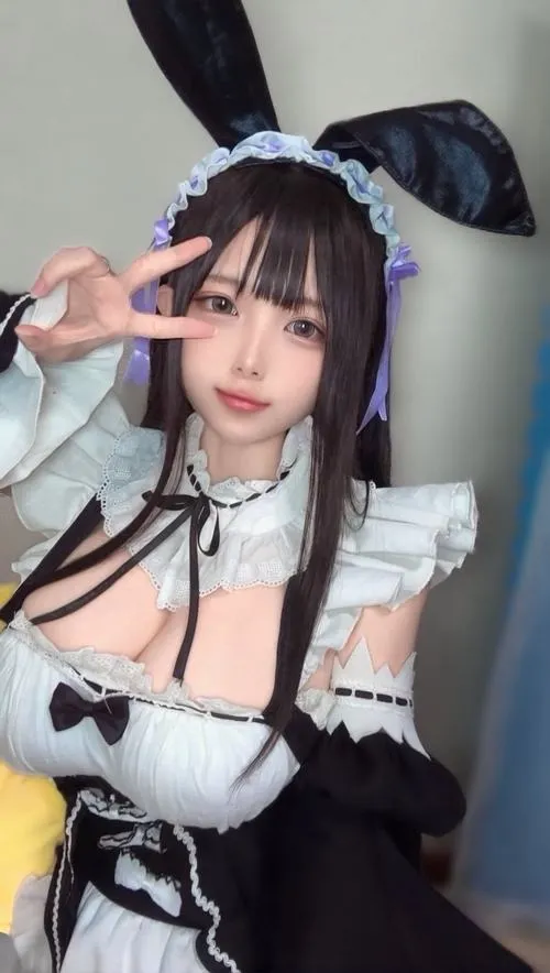 Gái xinh cosplay thể hiện thần thái đúng nhân vật