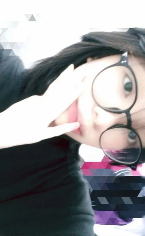 Gái xinh trang phục nhẹ nhàng tôn làn da