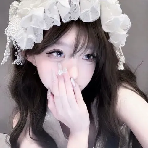 Vẻ đẹp kín đáo trong ảnh lookbook giấu mặt