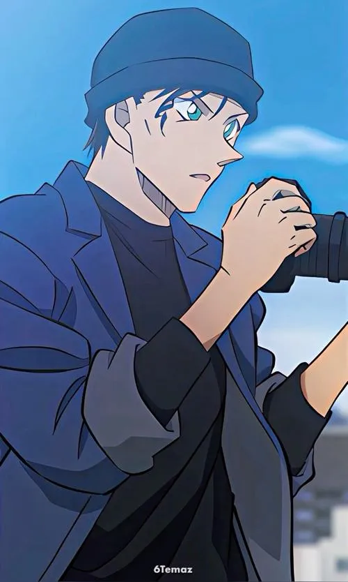 Ảnh bìa Akai tông xanh, tay nâng ly, ánh nhìn nghiêng, khí chất Viên đạn bạc rất rõ.