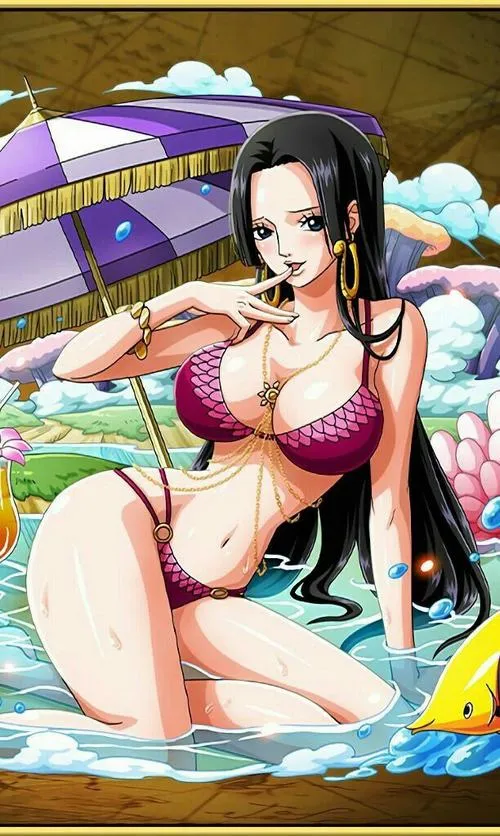 Ảnh thuyền trưởng Kuja bikini tạo dáng gợi cảm, họa tiết rắn và màu tím đỏ khiến tổng thể vừa sang vừa bí ẩn