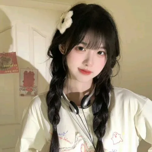 Chi tiết mái tóc dài tạo nên nét dịu dàng rõ rệt