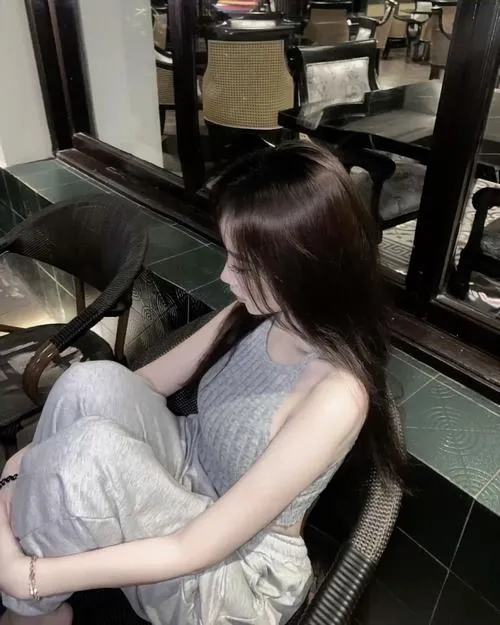 Nụ cười mềm mại tôn khí chất gợi cảm riêng