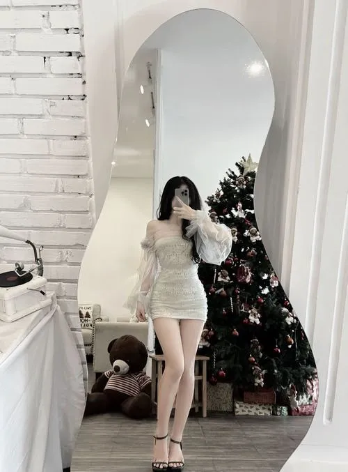 Lookbook kết hợp ảnh street style cá tính nữ trẻ