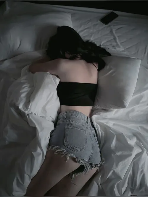 Ảnh hotgirl truyền cảm hứng thẩm mỹ tinh tế nhẹ nhàng