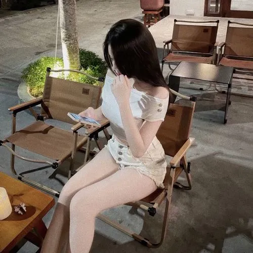 Xinh đẹp kết hợp trẻ trung tạo hình ảnh thu hút